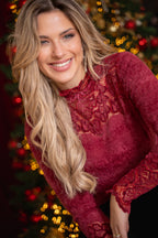 Pull doux avec détail en dentelle
