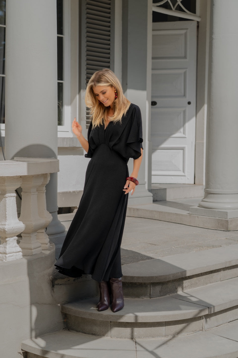 Robe longue avec détail en V