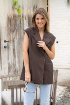 Sleeveless blazer