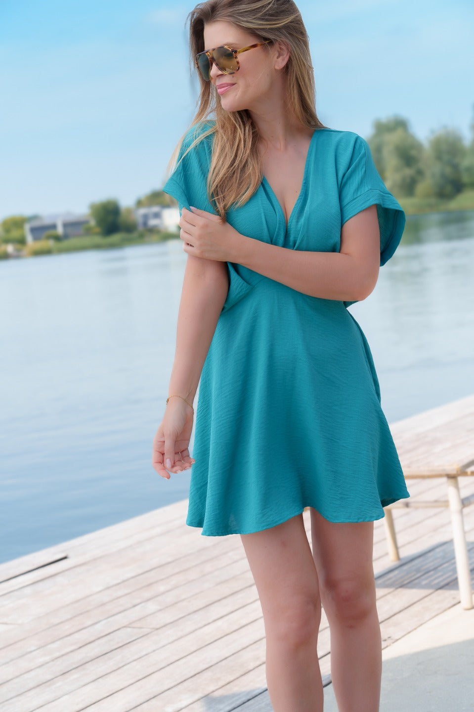 Jurkje met v detail